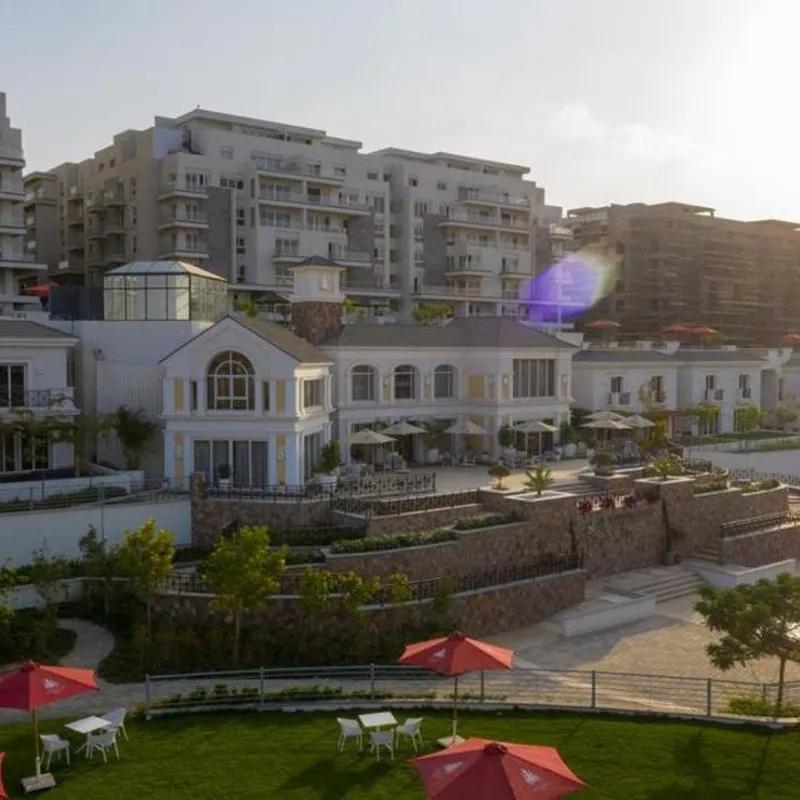 شقة للبيع بمساحة 145 متر و 3 غرف في التجمع الخامس القاهرة - صورة 3