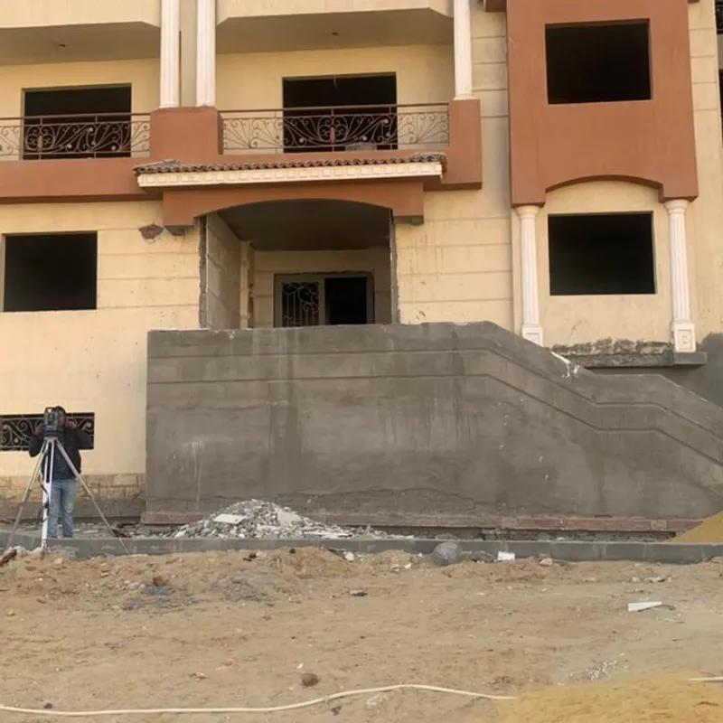 شقة للبيع بمساحة 150 متر و 3 غرف في التجمع الخامس القاهرة - صورة 4