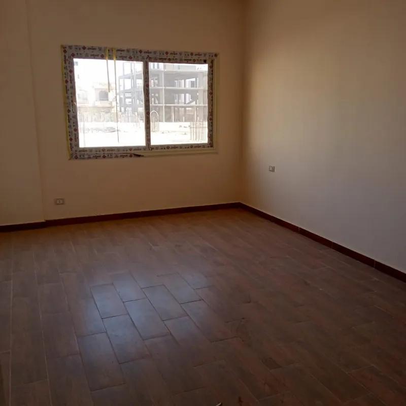 شقة للبيع بمساحة 300 متر و 3 غرف في التجمع الخامس القاهرة - صورة 4