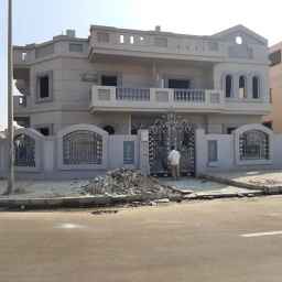 فيلا للبيع في التجمع الخامس موقع مميز جدا