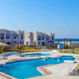 شاليه للبيع بالساحل الشمالى بماونتن فيو راس الحكمه بمقدم 600 الف