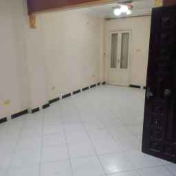 شقه لقطه للبيع بعزبه النخل الشرقيه