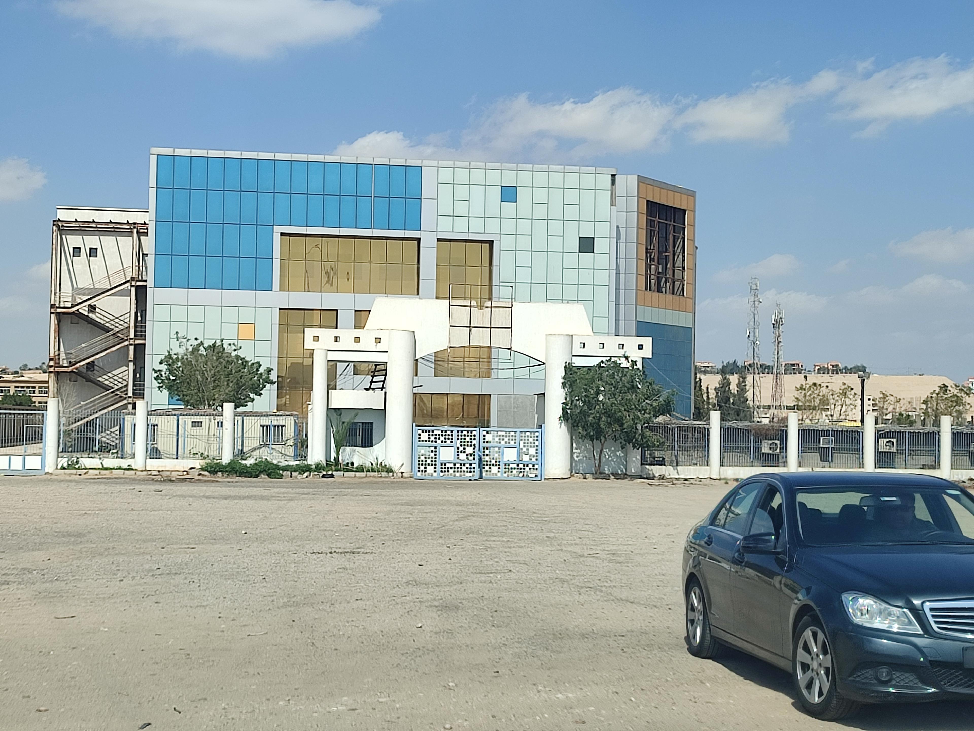 شقة للبيع بمساحة 4,500,000 متر و 4 غرف في القاهرة شقة للبيع بمساحة 4,500,000 متر و 4 غرف في القاهرة