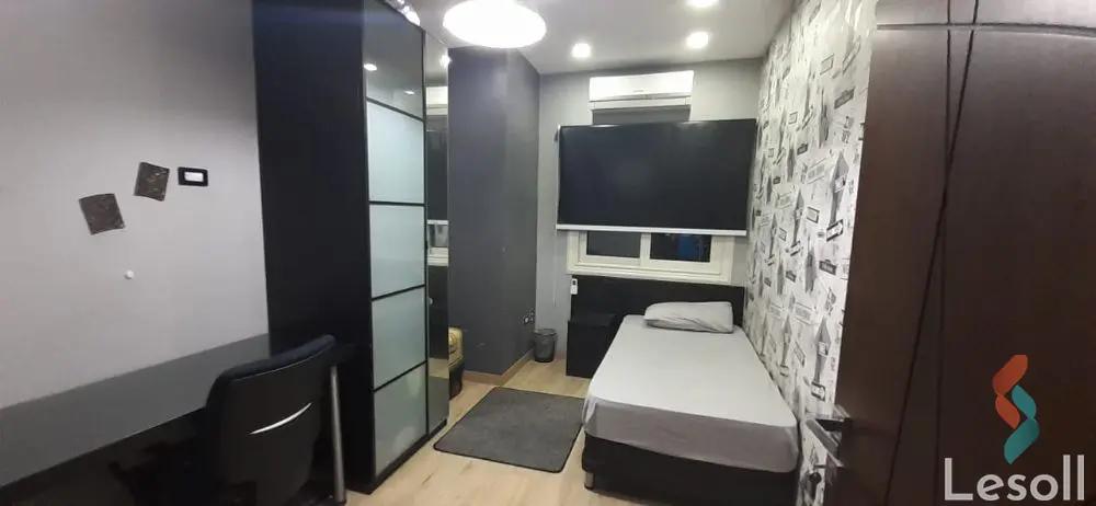 شقة بحديقة للبيع بمساحة 210 متر و 3 غرف في التجمع الاول القاهرة