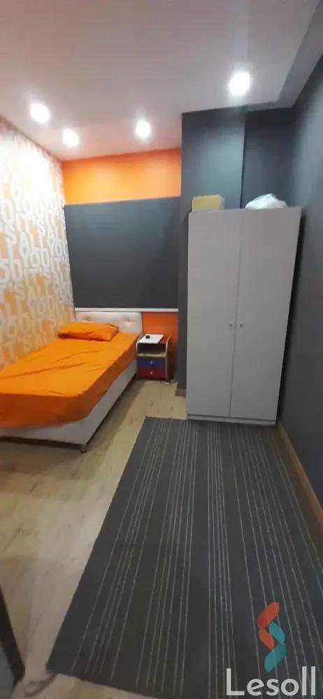 شقة بحديقة للبيع بمساحة 210 متر و 3 غرف في التجمع الاول القاهرة