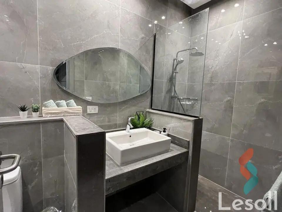 شقة بحديقة للبيع بمساحة 167 متر و 3 غرف في الشيخ زايد الجيزة