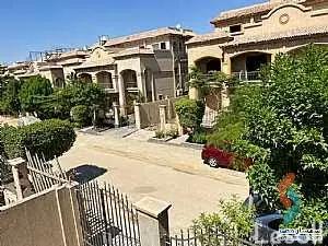 Twin house for sale with an area 320 meters and 6 rooms in New Cairo Cairo