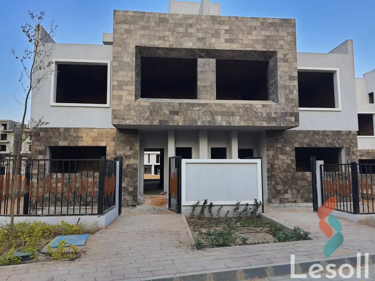 Twin house for sale with an area 355 meters and 5 rooms in October 6 Giza