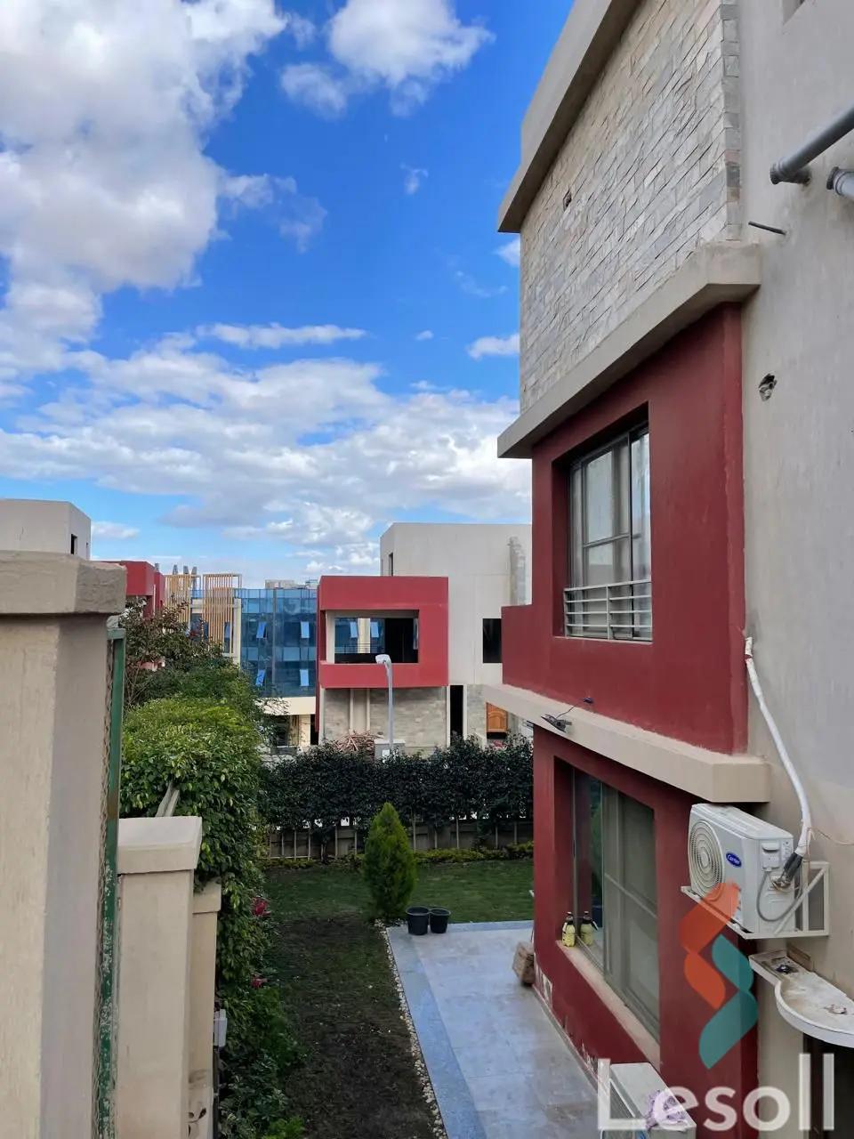 Twin house for sale with an area 460 meters and 4 rooms in Cheikh Zayed Giza - Image 3