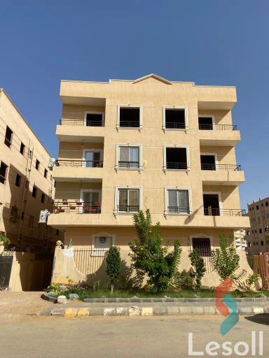 Apartment with garden for monthly rent with an area 151 meters and 3 rooms in Shorouk Cairo