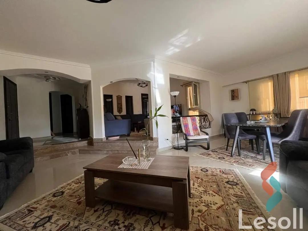 شقة بحديقة للبيع بمساحة 153 متر و 3 غرف في مدينة الشروق القاهرة