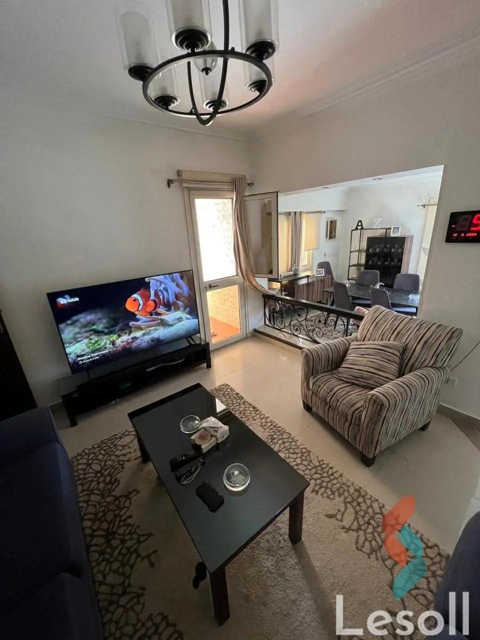 شقة بحديقة للبيع بمساحة 153 متر و 3 غرف في مدينة الشروق القاهرة