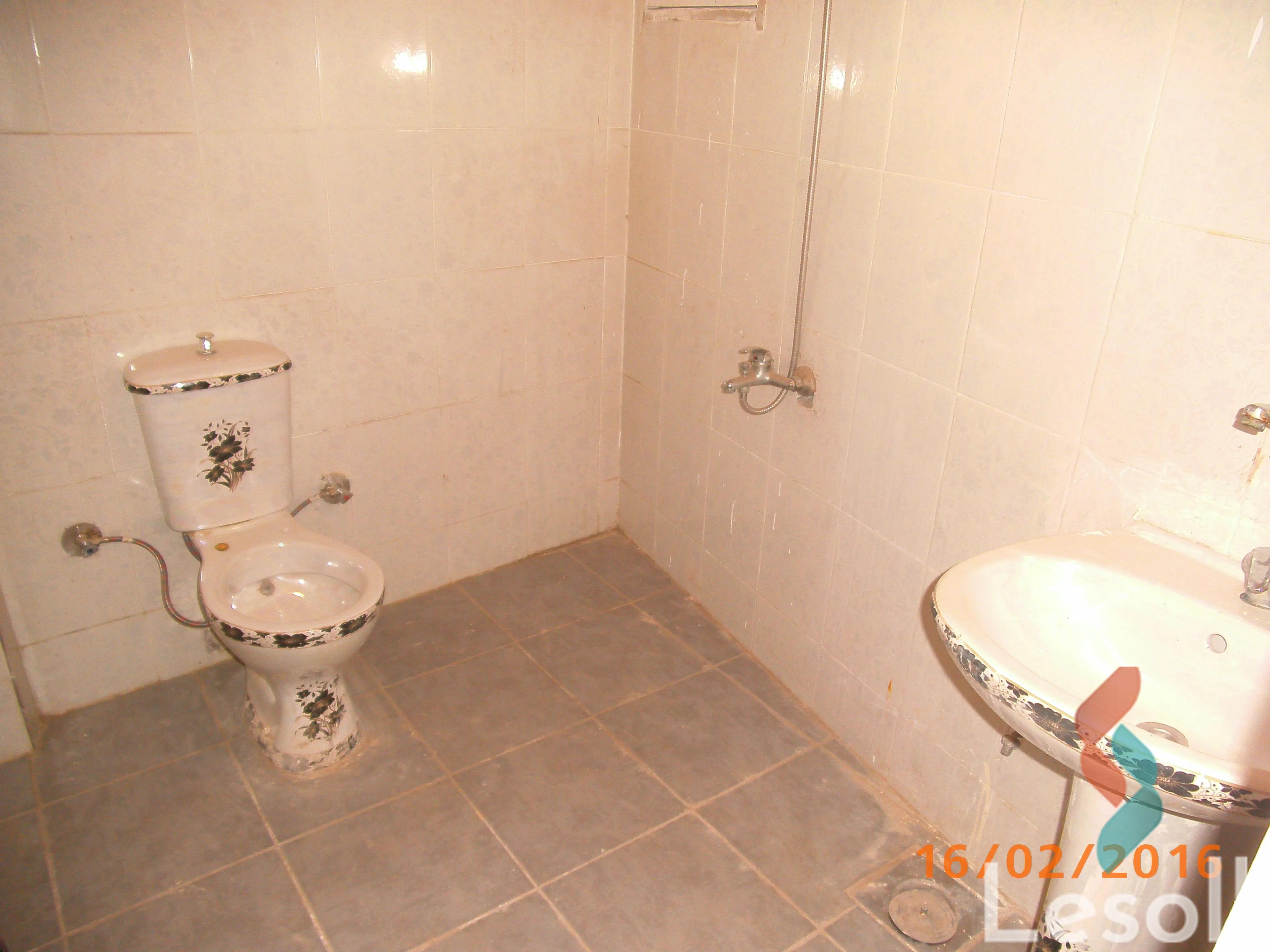 Building for sale with an area 100 meters and 3 rooms in Khosous Qaliubiya - All Images