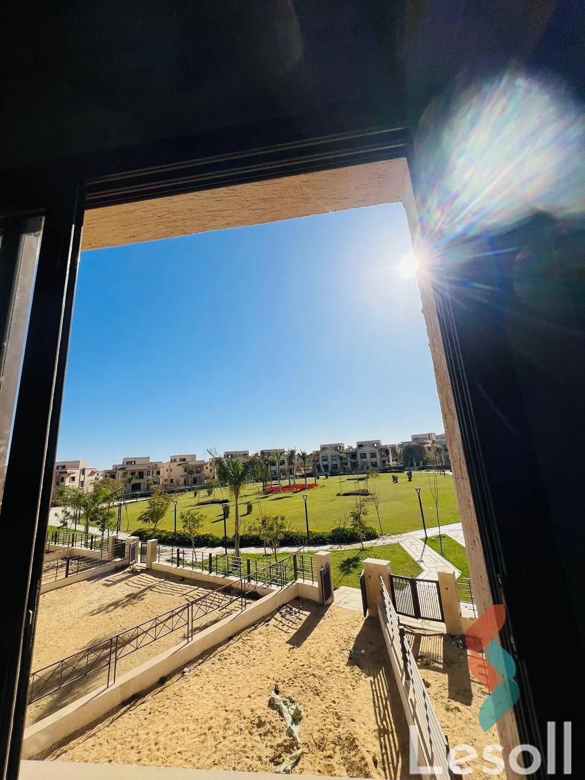 تاون هاوس للبيع بمساحة 327 متر و 4 غرف في مدينتي القاهرة