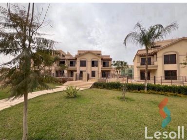 Townhouse for sale with an area 327 meters and 4 rooms in Madinty Cairo