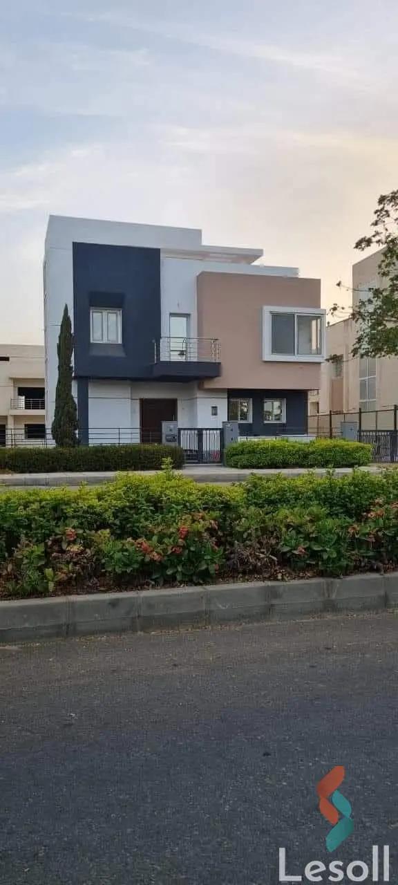 Twin house for sale with an area 500 meters and 5 rooms in Madinty Cairo