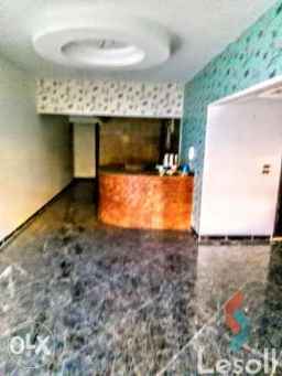 شقه لقطه بحديقه ولها ٣ مدخل بكمبوند