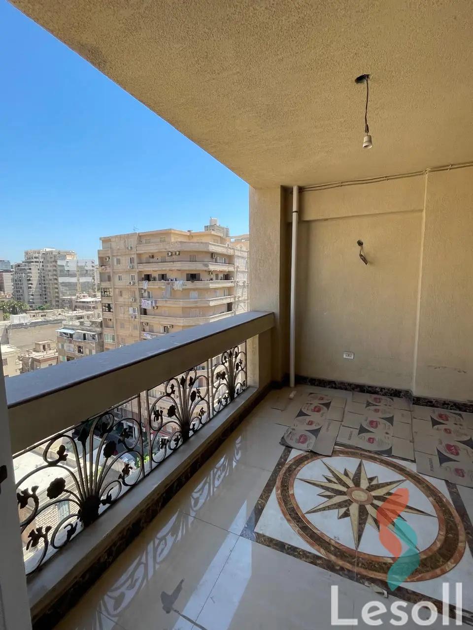Apartment for sale with an area 200 meters and 3 rooms in Glim Alexandria