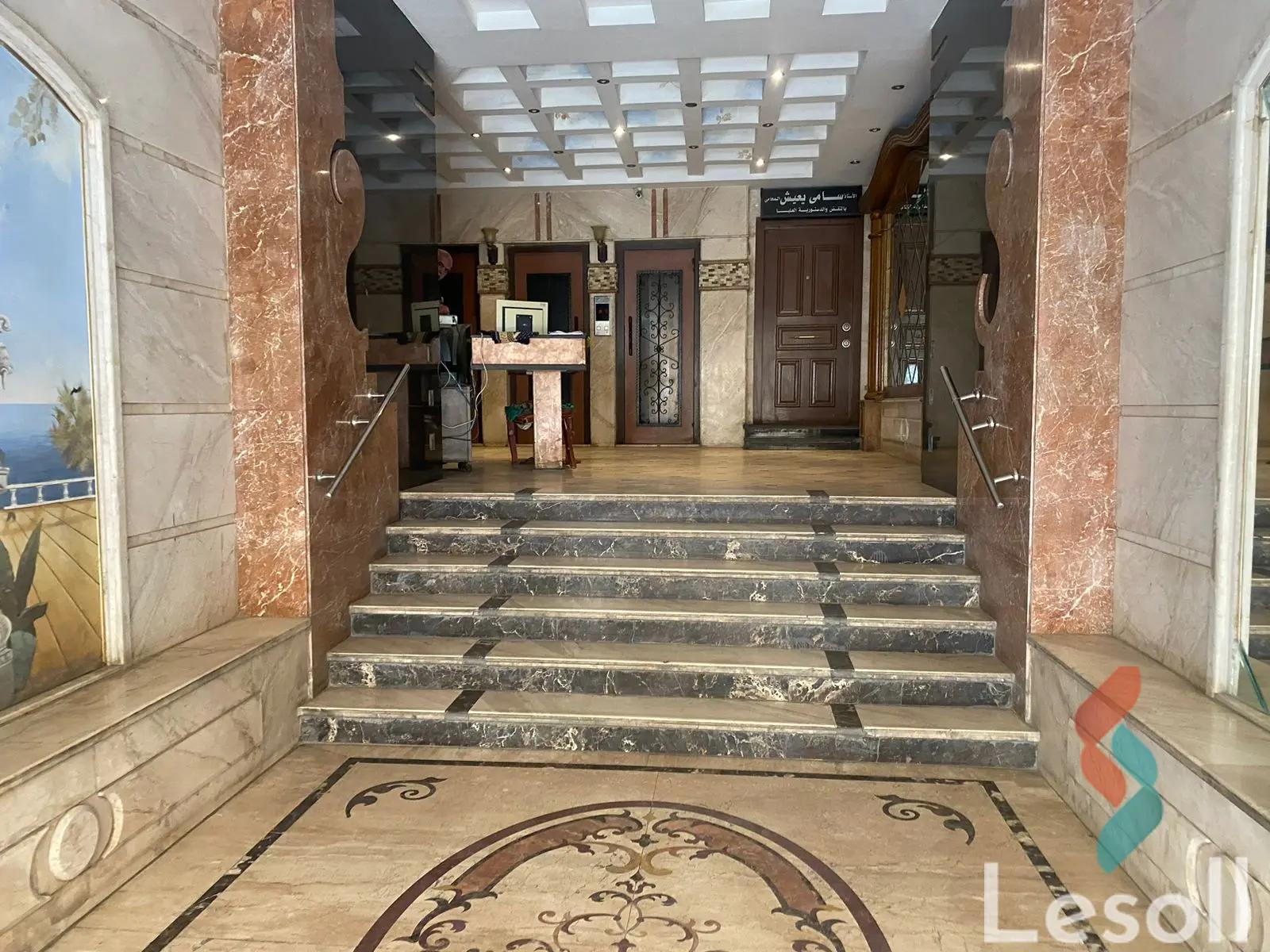 Apartment for sale with an area 130 meters and 3 rooms in Snumberi Gaber Alexandria