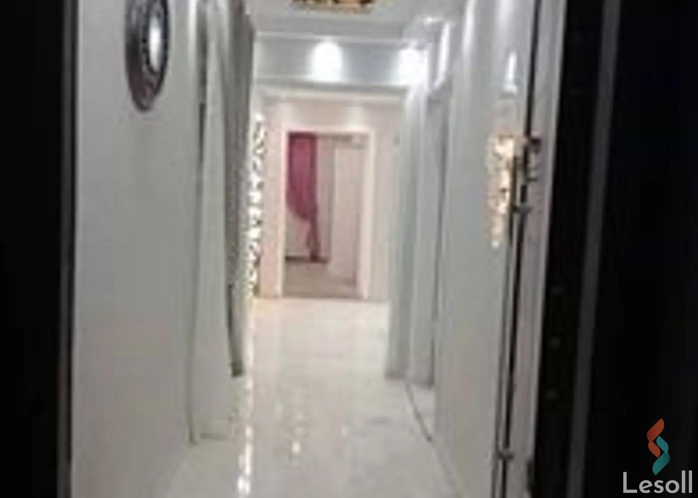 Apartment for daily rent with an data.area 232 meters and 3 rooms in Mohandessin Giza - Image 2