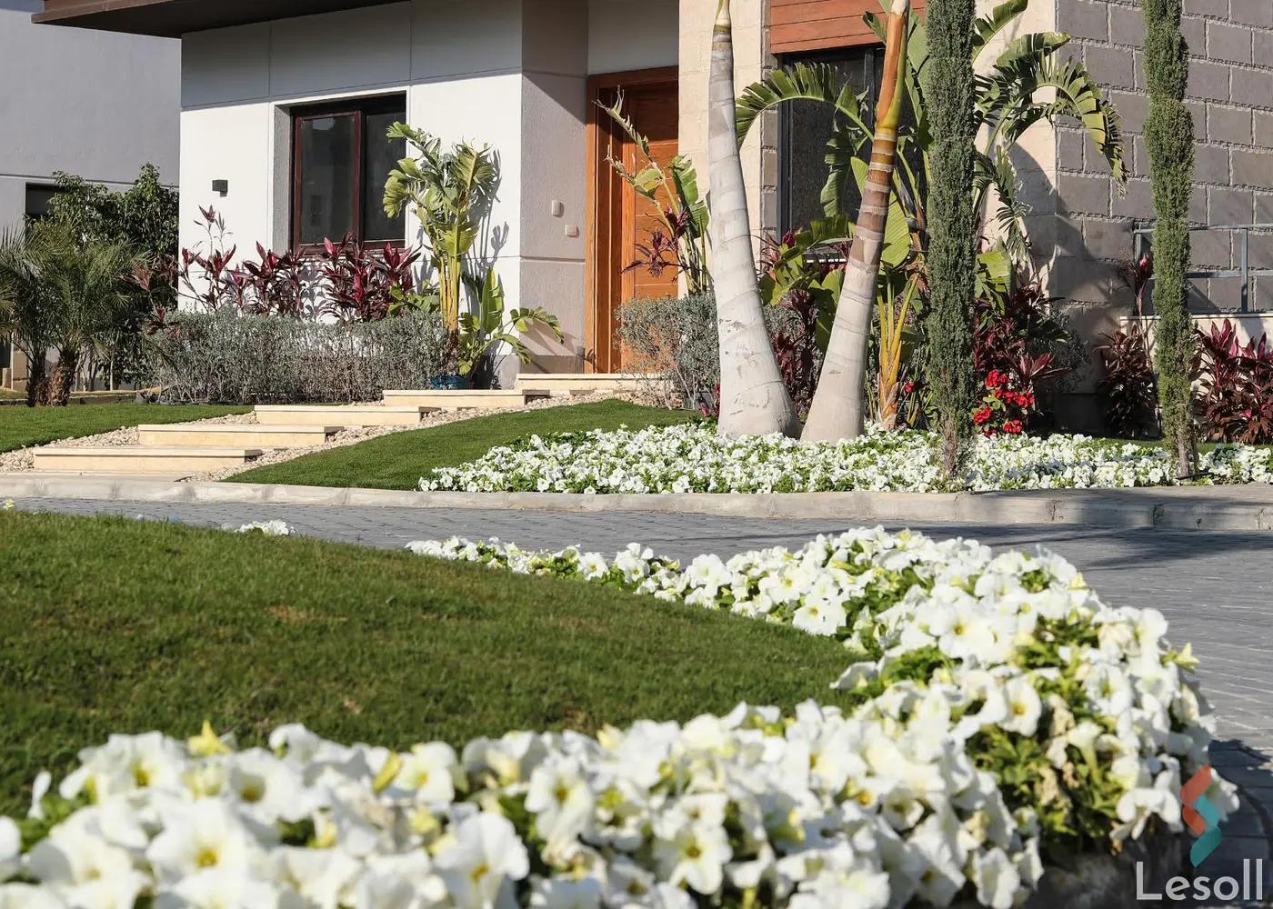 Villa for sale with an data.area 600 meters and 5 data.rooms in New Cairo Cairo - All Images