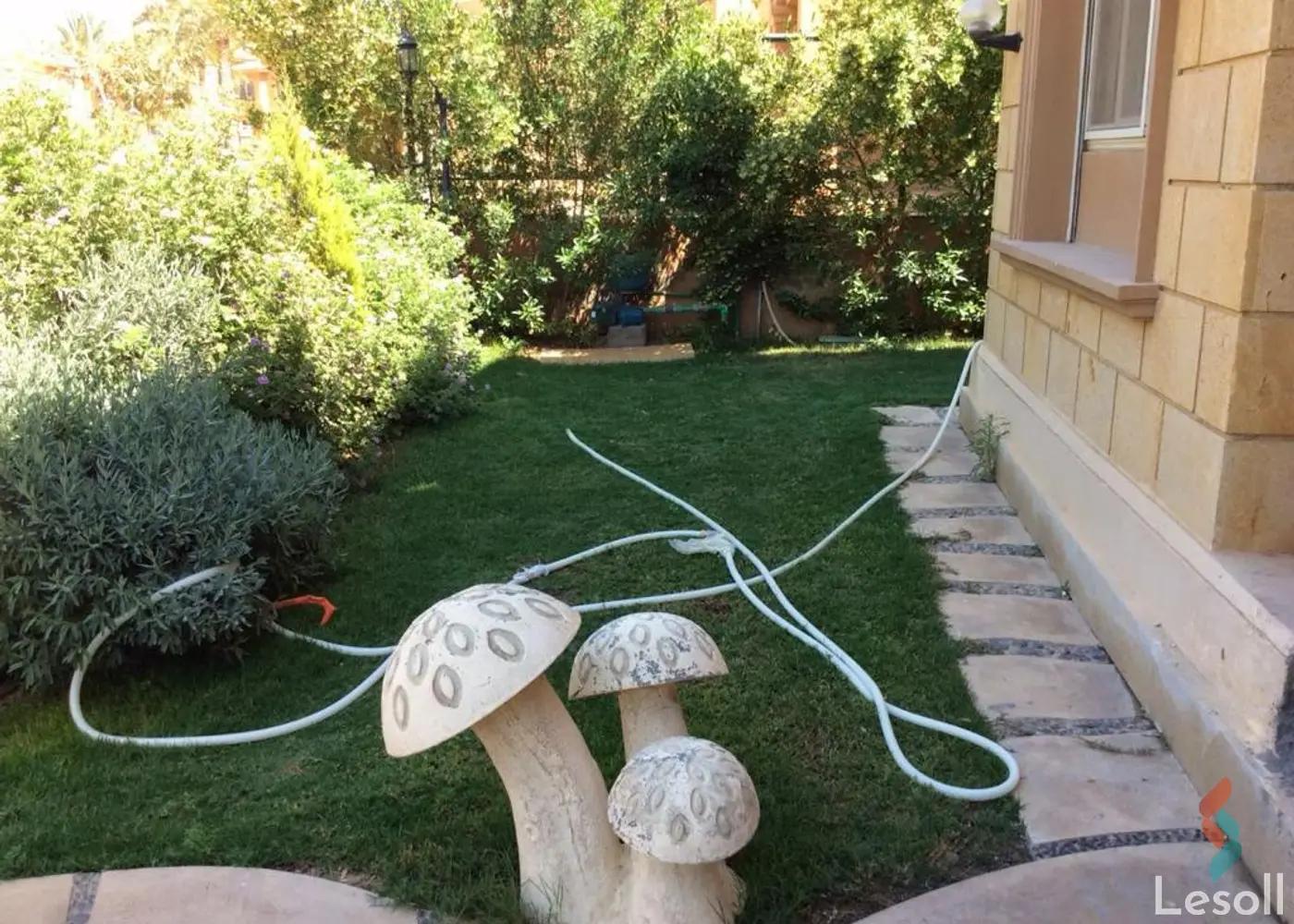 Villa for sale with an data.area 630 meters and 4 data.rooms in New Cairo Cairo - All Images