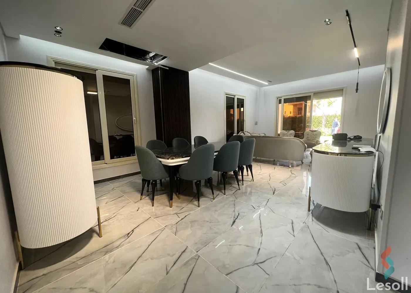 Villa for sale with an data.area 610 meters and 10 data.rooms in Cheikh Zayed Giza