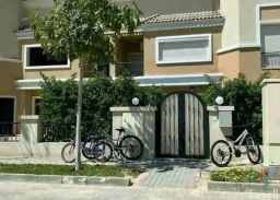 فيلا للبيع بجاردن في القاهره الجديده بمقدم 1,325.000