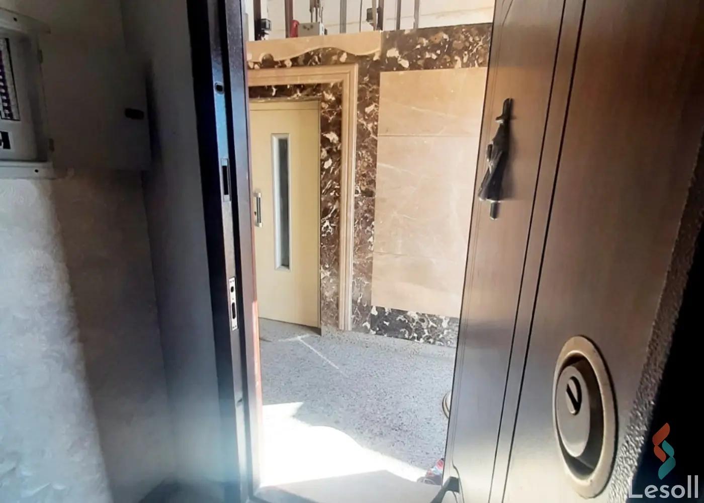 Apartment for daily rent with an data.area 165 meters and 3 rooms in Mohandessin Giza - Image 3