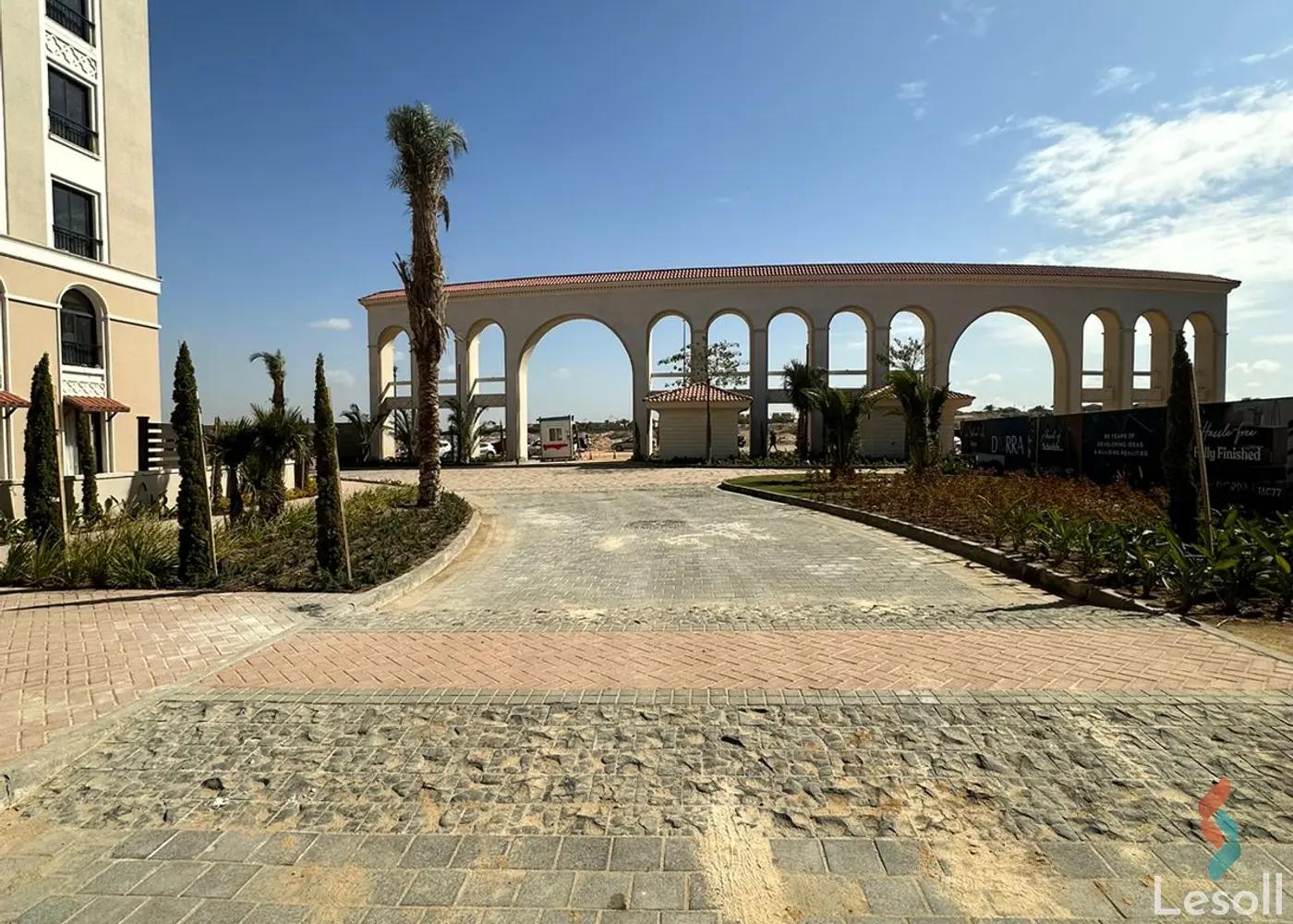 Apartment for sale with an data.area 175 meters and 3 data.rooms in Cheikh Zayed Giza - Image 3