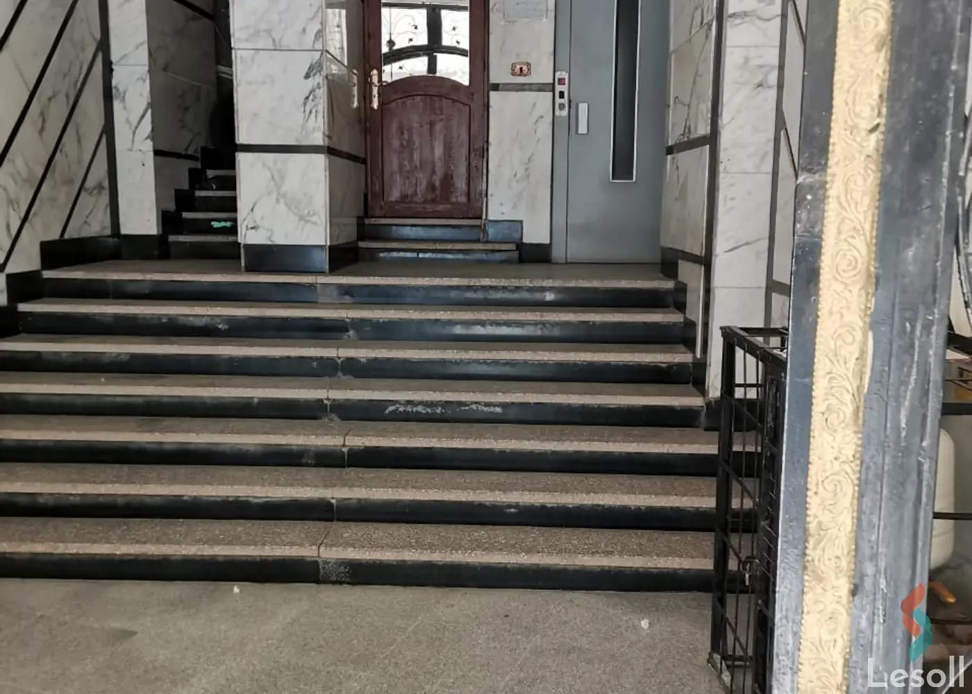 شقة للبيع بمساحة 128 متر و 3 غرف في فيصل الجيزة - صورة 2