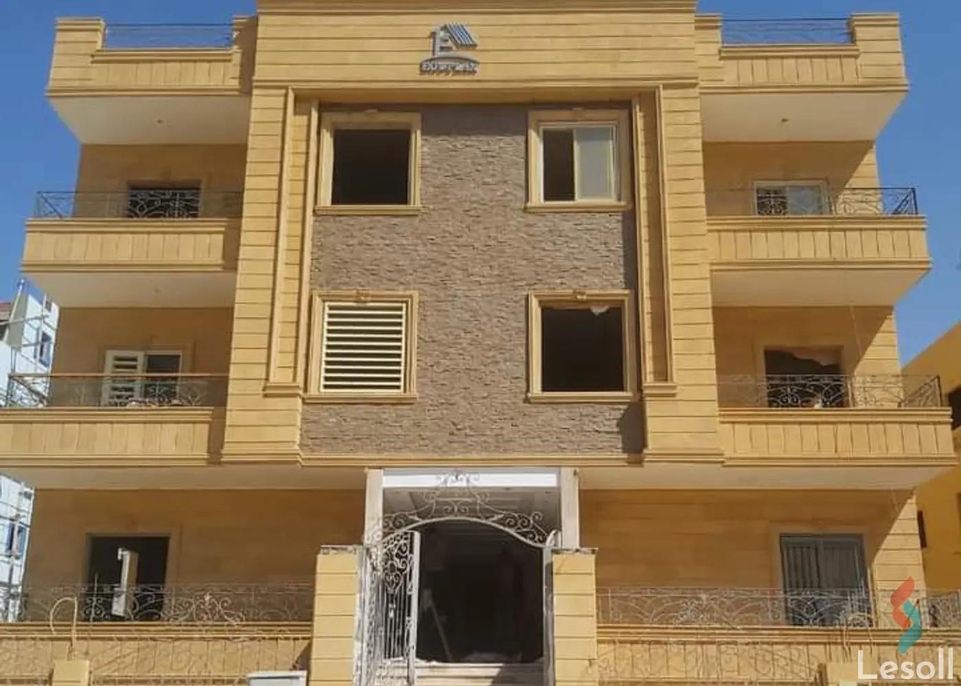 Apartment for sale with an data.area 175 meters and 3 data.rooms in Cheikh Zayed Giza - Image 2