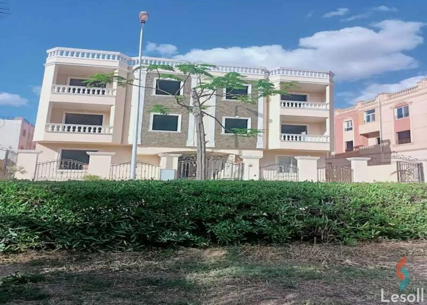 Apartment with garden for sale with an data.area 175.1 meters and 3 data.rooms in Cheikh Zayed Giza - Image 3