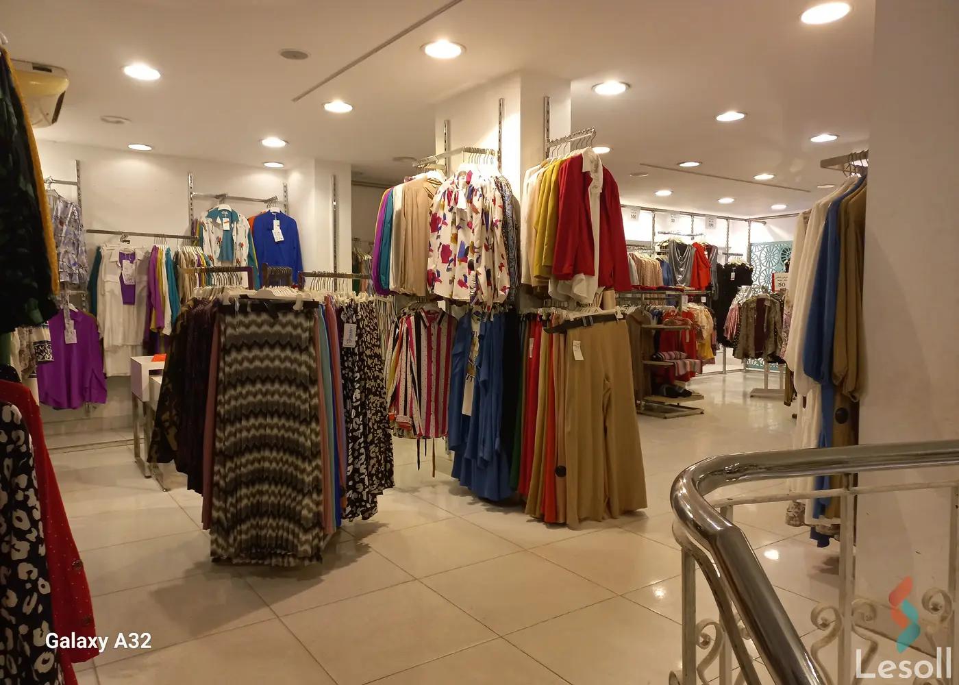 Retail for monthly rent with an data.area of 280 meters in Victoria Alexandria