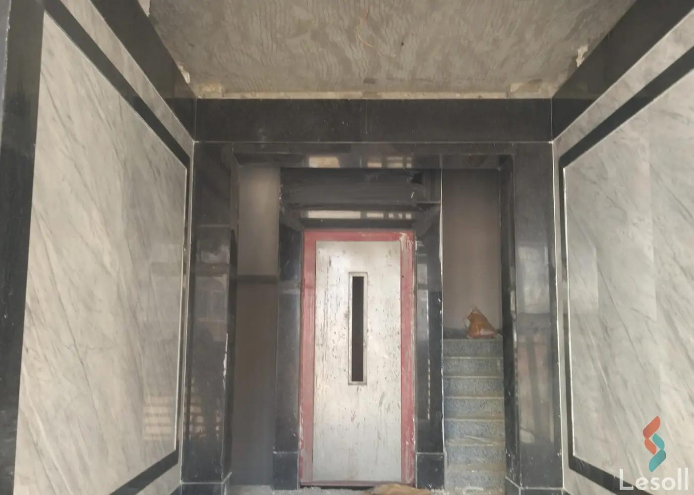 شقة بحديقة للبيع بمساحة 170 متر و غرفتان في التجمع الخامس القاهرة - صورة 3