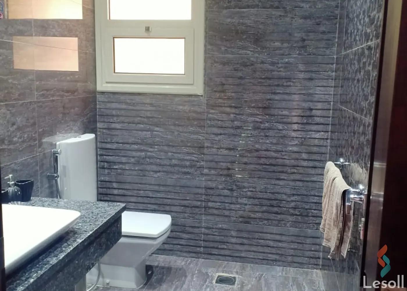 فيلا للبيع بمساحة 760 متر و 7 غرف في مدينة الشروق القاهرة - صورة 3