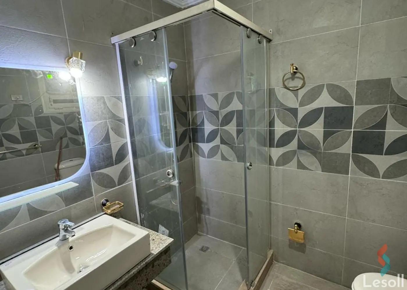 شقة للبيع بمساحة 201 متر و 3 غرف في التجمع الخامس القاهرة - صورة 3