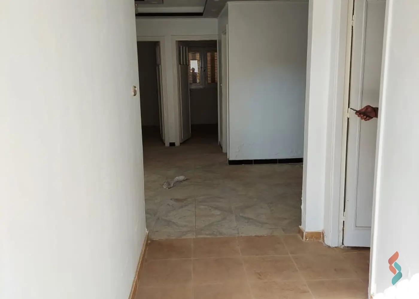 شقة للبيع بمساحة 130 متر و 4 غرف في العجمي الاسكندرية - صورة 3