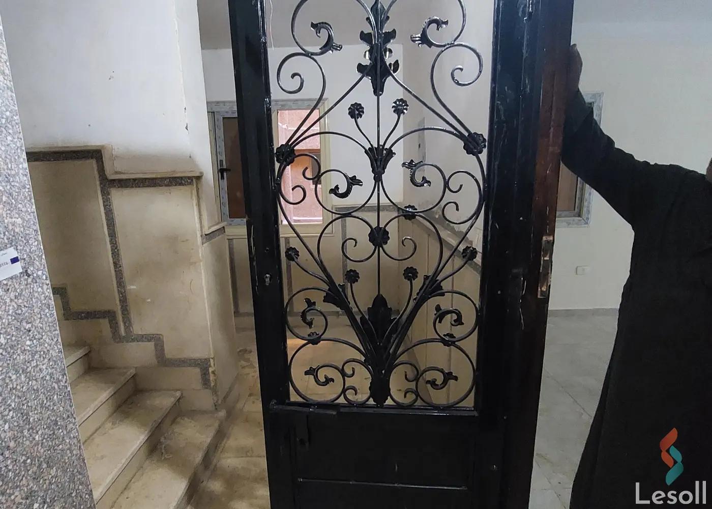 Apartment for yearly rent with an data.area 109 meters and 2 rooms in Hadqa Fayoum - Image 4