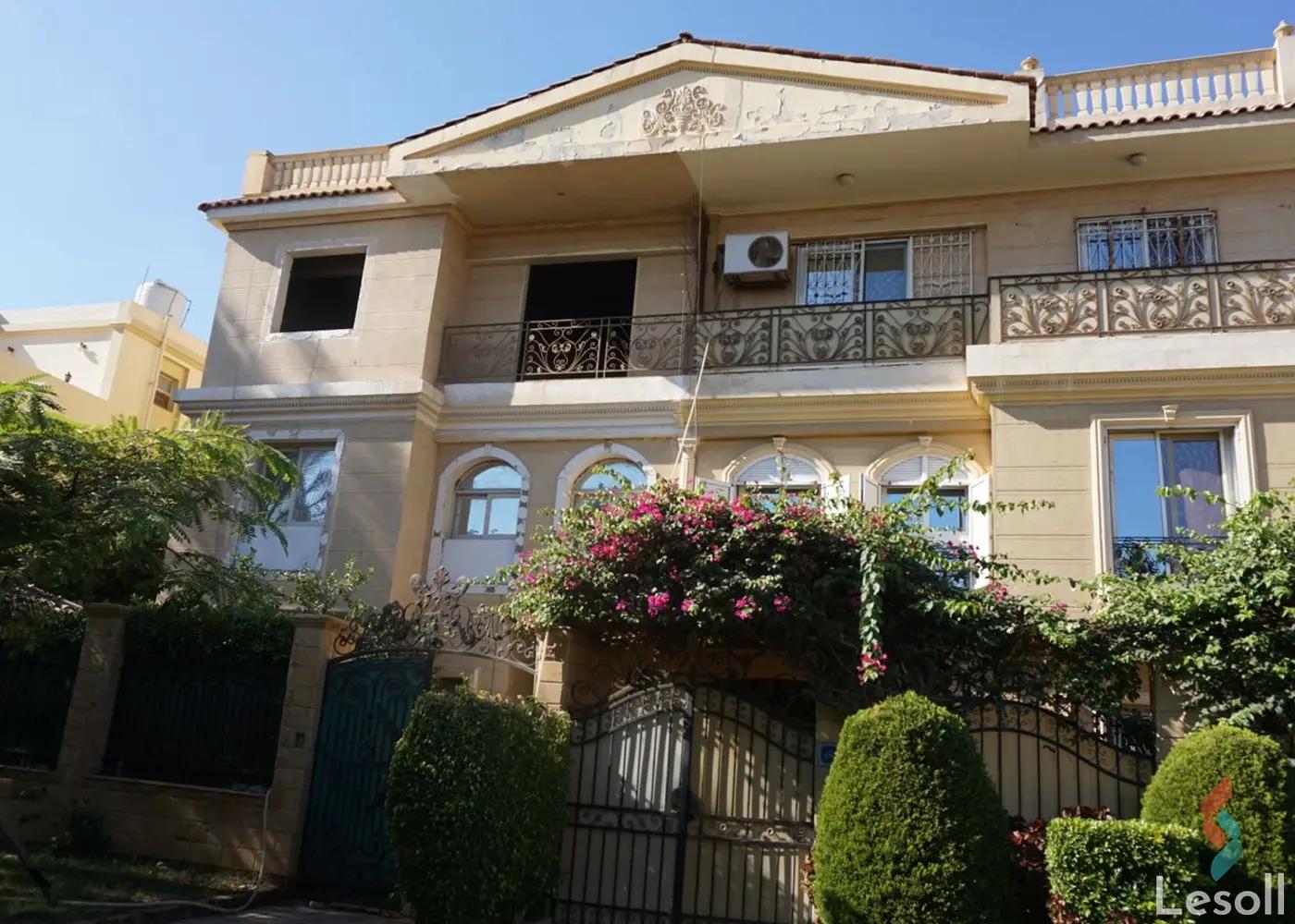 Twin house for sale with an data.area 500 meters and 3 data.rooms in Shorouk Cairo