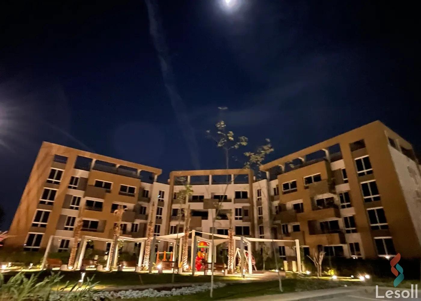 شقة للبيع بمساحة 160 متر و 3 غرف في مدينة الشروق القاهرة - صورة 2