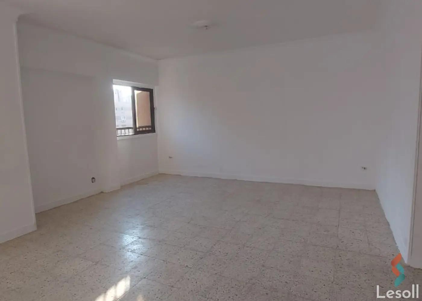 Apartment for yearly rent with an data.area 180 meters and 3 rooms in Nasr City Cairo - Image 4