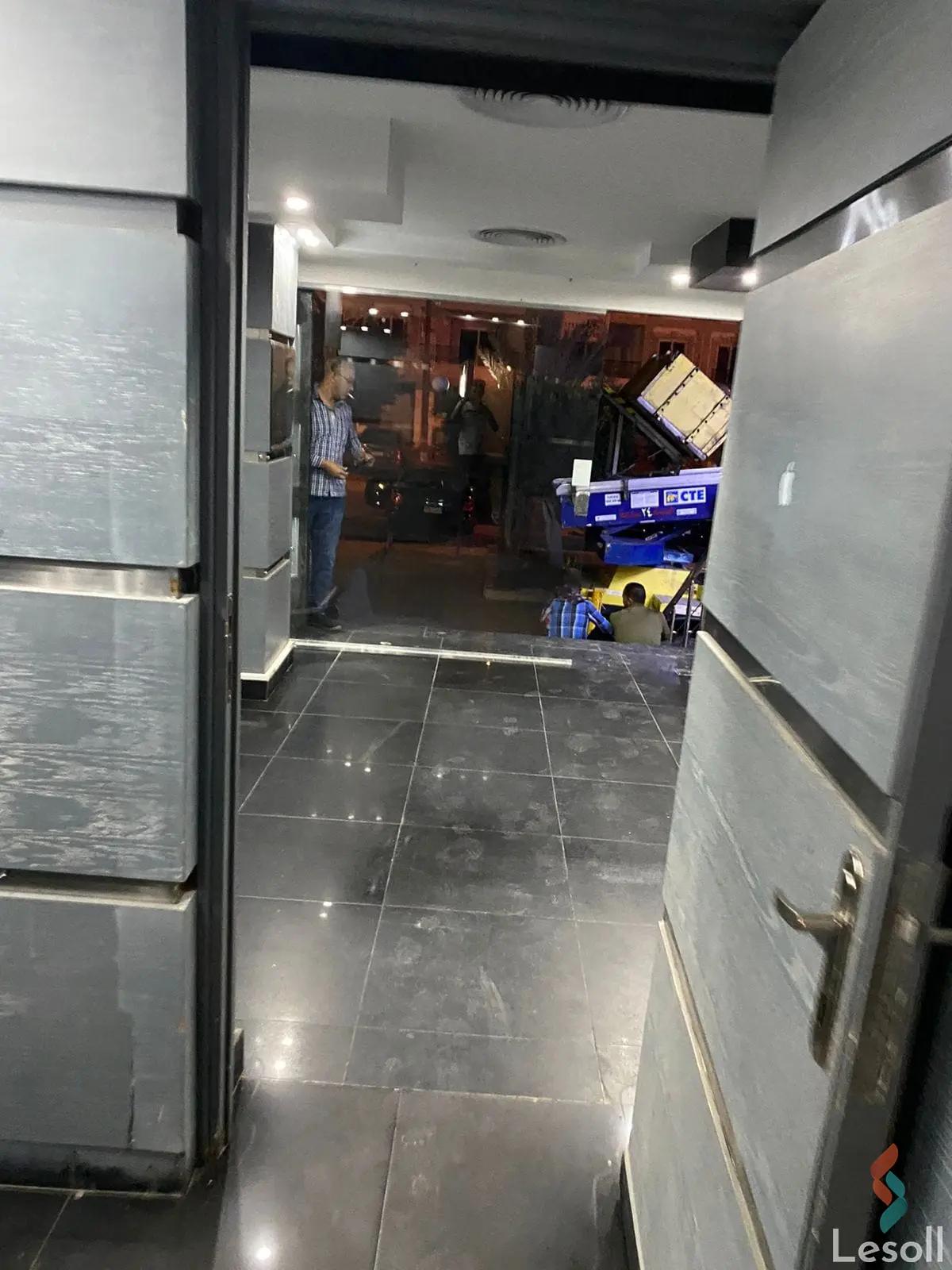 Retail for sale with an area of 25 meters in Nasr City Cairo - Image 2