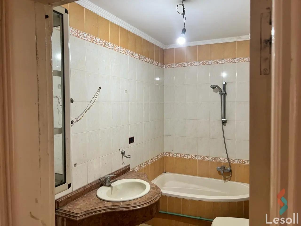 Apartment for sale with an data.area 130 meters and 3 data.rooms in Nasr City Cairo - Image 2