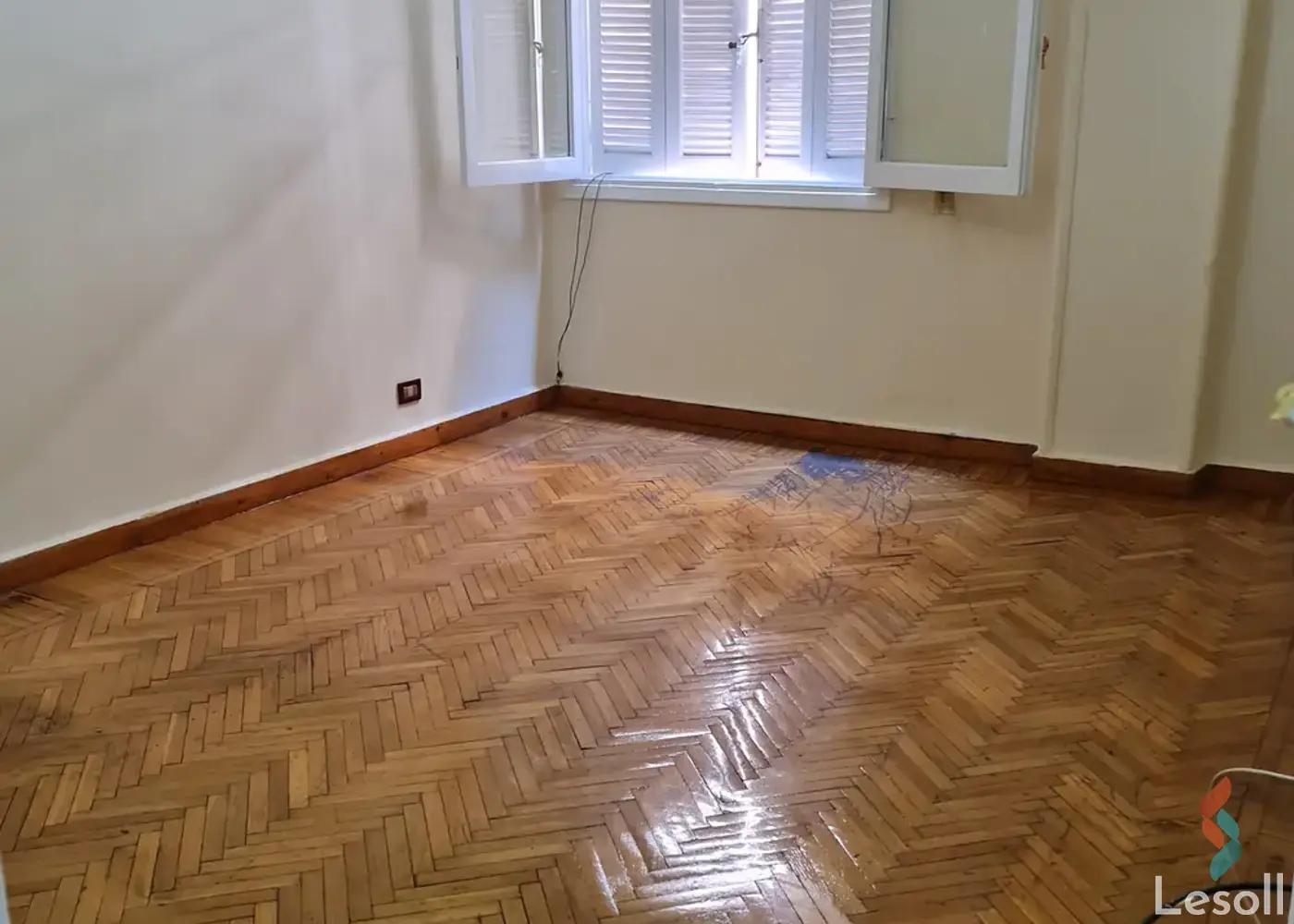 شقة للبيع بمساحة 95 متر و 4 غرف في الوايلى القاهرة