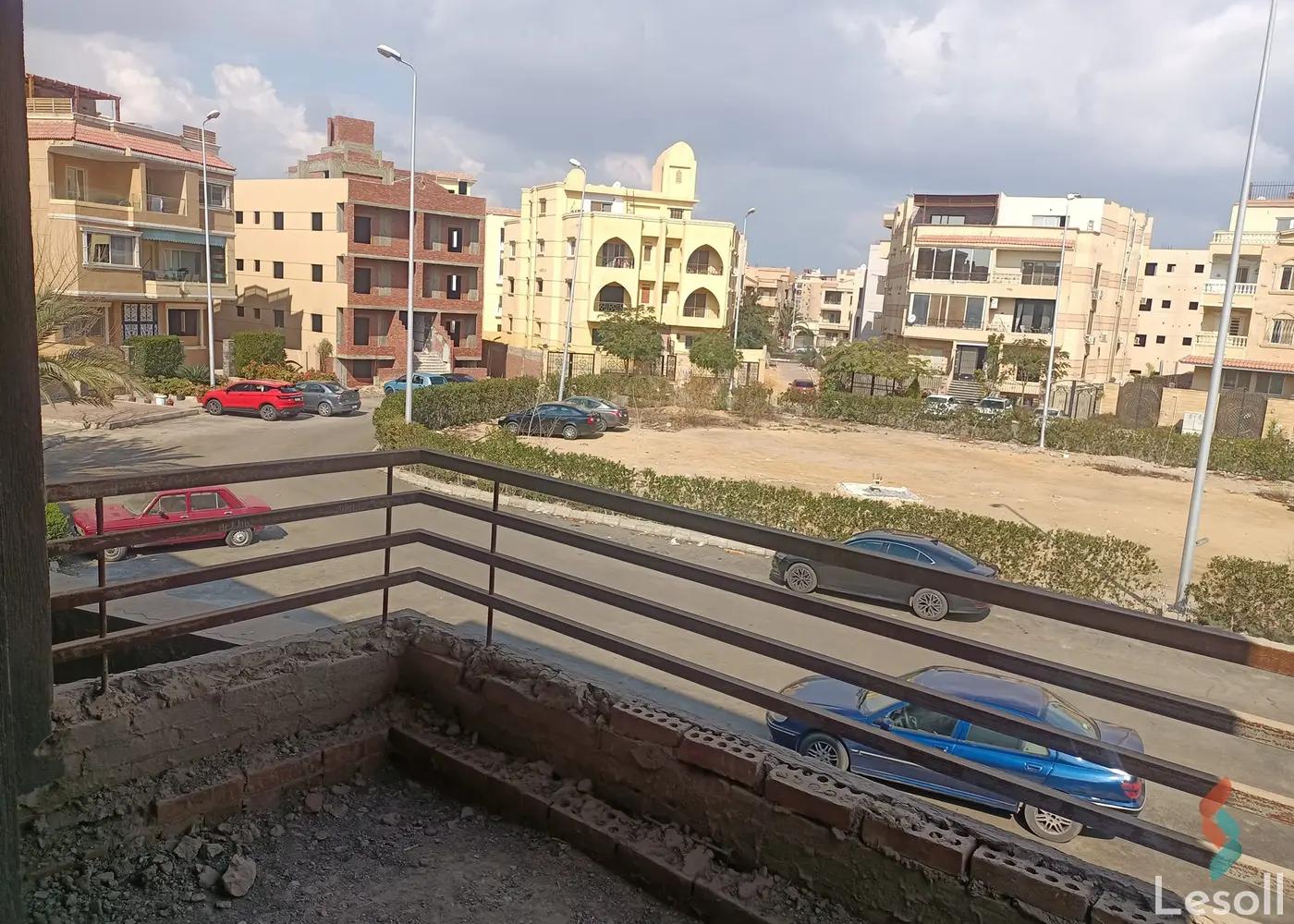 Apartment with garden for sale with an data.area 210 meters and 3 data.rooms in Cheikh Zayed Giza - Image 4