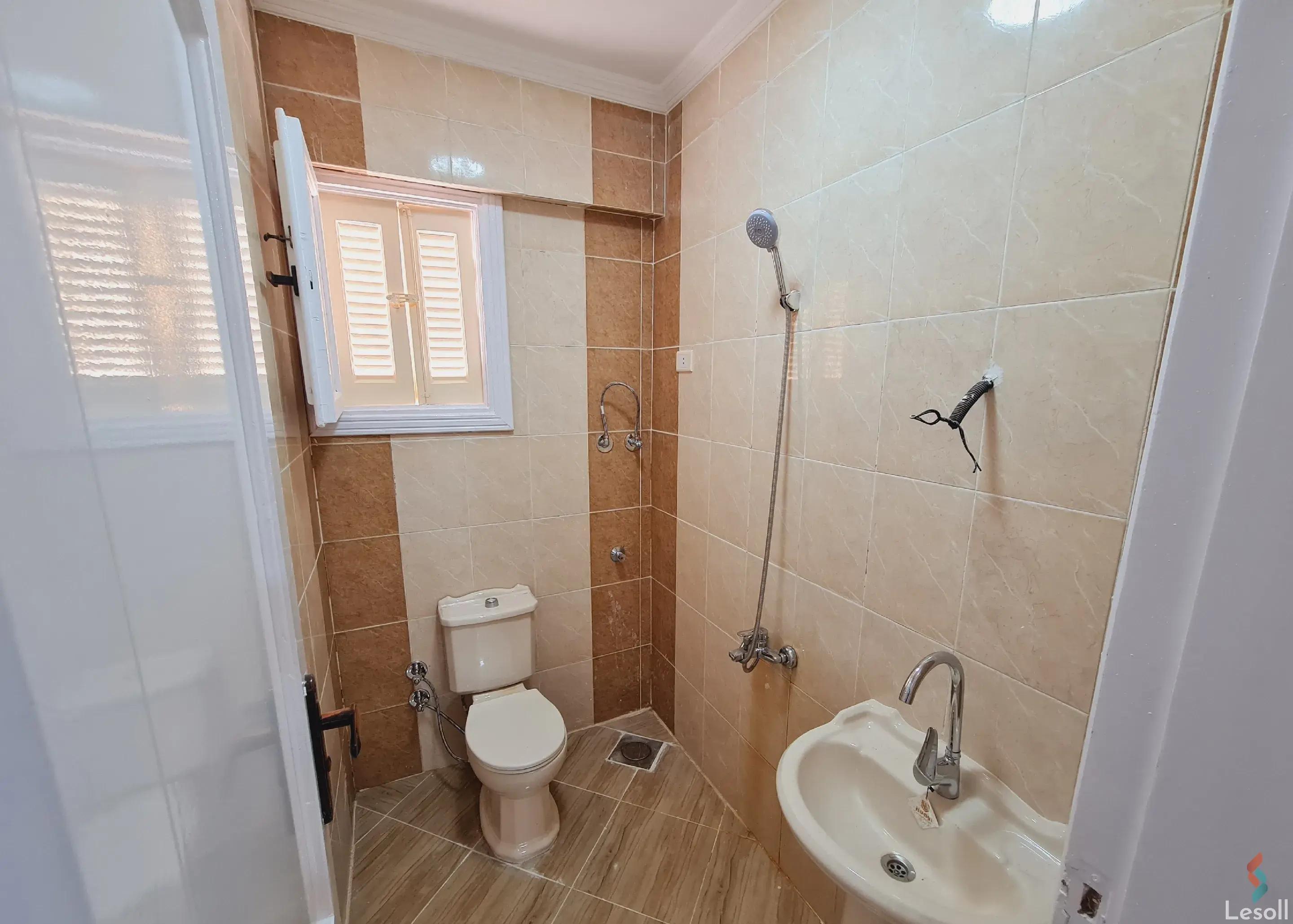 Chalet for sale with an data.area 200 meters and 3 data.rooms in El Hamam Matrouh - All Images