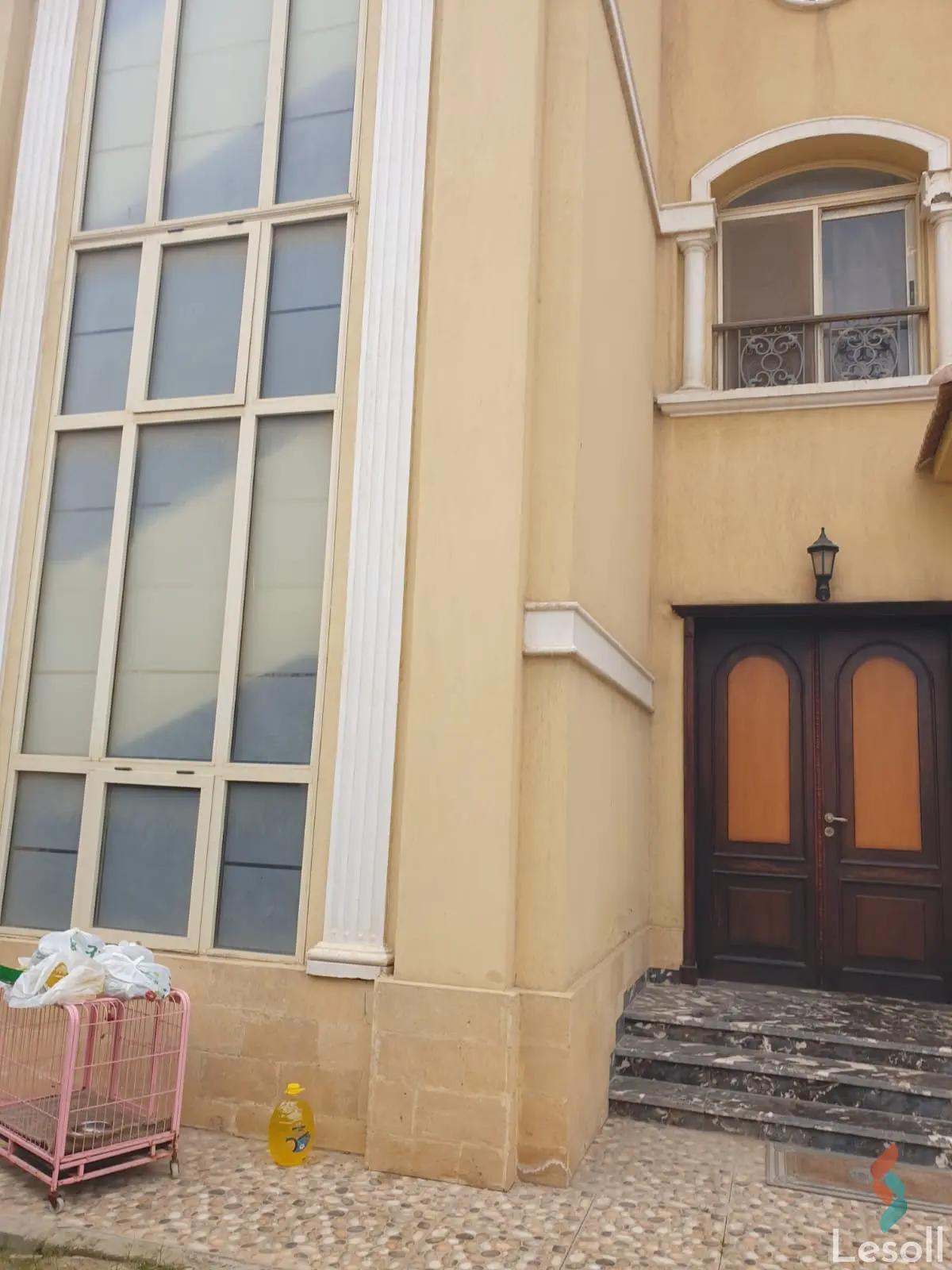 Villa for sale with an data.area 580 meters and 4 data.rooms in 5th Settlement Cairo - Image 2