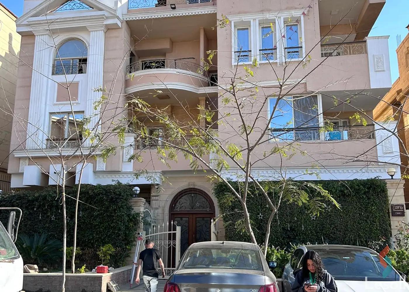 شقة للبيع بمساحة 220 متر و 3 غرف في التجمع الاول القاهرة - صورة 3