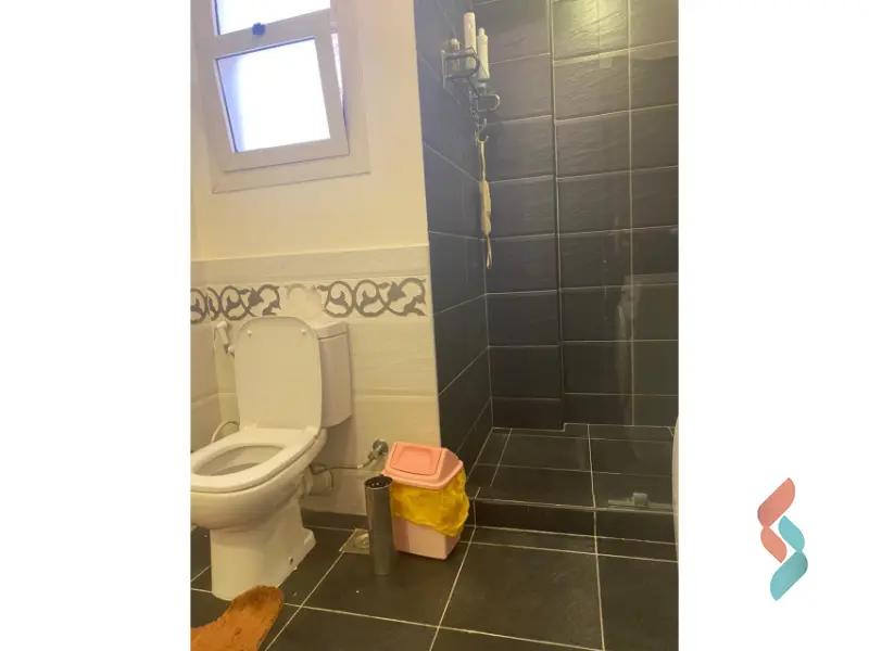 شقة للبيع بمساحة 200 متر و 4 غرف في التجمع الاول القاهرة - صورة 3